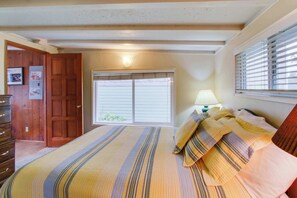 2 bedrooms, Internet - Cozy Cottage with Spectacular Ocean Views - Dog Friendly (Florence)