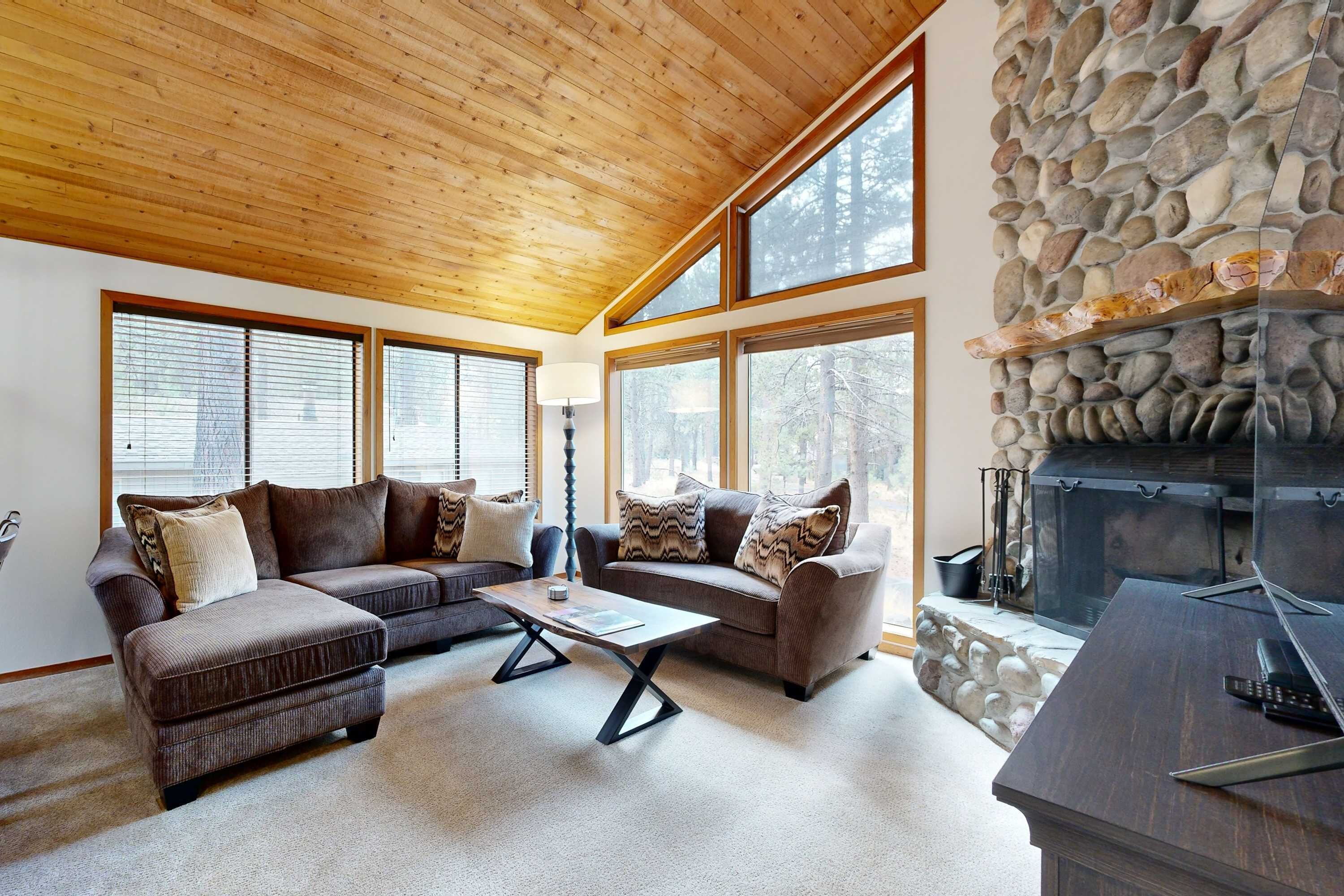 TV, fireplace, offices