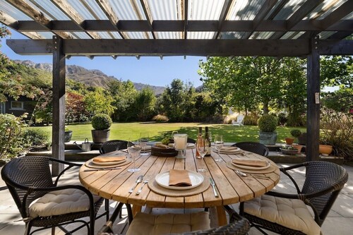 Arrowtown Home near Golf, Biking & Walking Trails