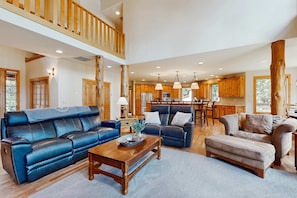 TV, fireplace, DVD player, table football - Deschutes Forest views with game room, pools, hot tub, & on-site golf (Black Butte Ranch)