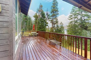 Terrace/patio - Nature's Perfect Retreat - Wallowa Lookout - Stunning Views, Cozy Comfort (Joseph)
