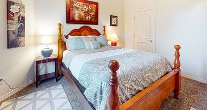 Upstairs Apartment with River Views, Free WiFi, A/C, & Beach Nearby