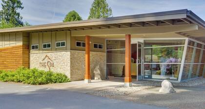 Charming Mountain Condo with Golf Course Views & Nearby Ski Access