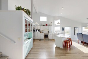 Fridge, microwave, oven, stovetop - Waterfront Home withPrivate Hot Tub, Ping-Pong, Free WiFi, & washer&dryer (Waldport)