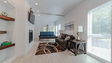 TV, fireplace