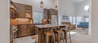 Dog-friendly home near the ocean with fireplaces, grill, balcony & deck