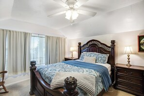 3 Schlafzimmer, Schreibtisch, Bügeleisen/Bügelbrett, Reisekinderbett