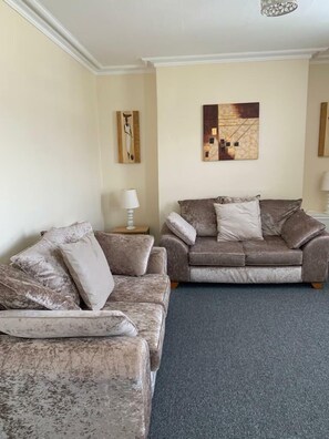 TV - 3 Bedroom Duplex - Rudgrave 31 (Wallasey)