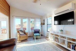 TV, DVD player