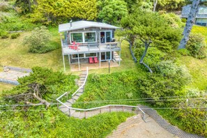 Exterior - 2-story dog-friendly, private hot tub, deck, gas grill, wood stove, ocean view, level 2 EV charger (Manzanita)