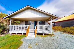 Exterior - Dog-friendly home one block from the beach with deck & washer/dryer (Manzanita)