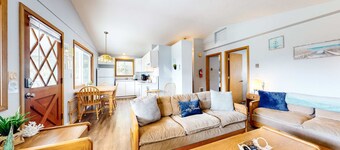 Dog-friendly home one block from the beach with deck & washer/dryer