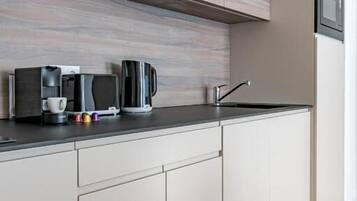 Apartment, Non Smoking | Private kitchen