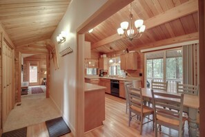 Dining - Woodsy Cabin with Private Hot Tub, Game Tables & 8 SHARC Passes - Dogs OK (Sunriver)