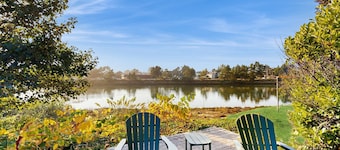 Spacious house with private hot tub on the river, dog friendly