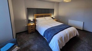 Room - Charming Stone Cottage with Beautiful Gardens in the Heart of North Uist (HM2X+WH Isle of North Uist, United Kingdom)