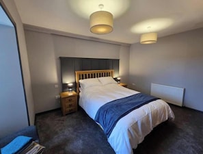3 Schlafzimmer, Bügeleisen/Bügelbrett, kostenloses WLAN, Bettwäsche