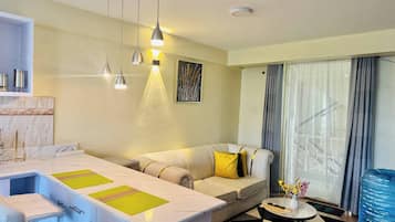 Appartement, 1 chambre | Salle de séjour