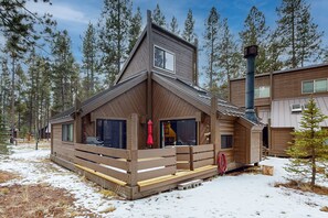 Exterior - in Sunriver with SHARC amenities, washer&dryer, & dog-friendly (Sunriver)