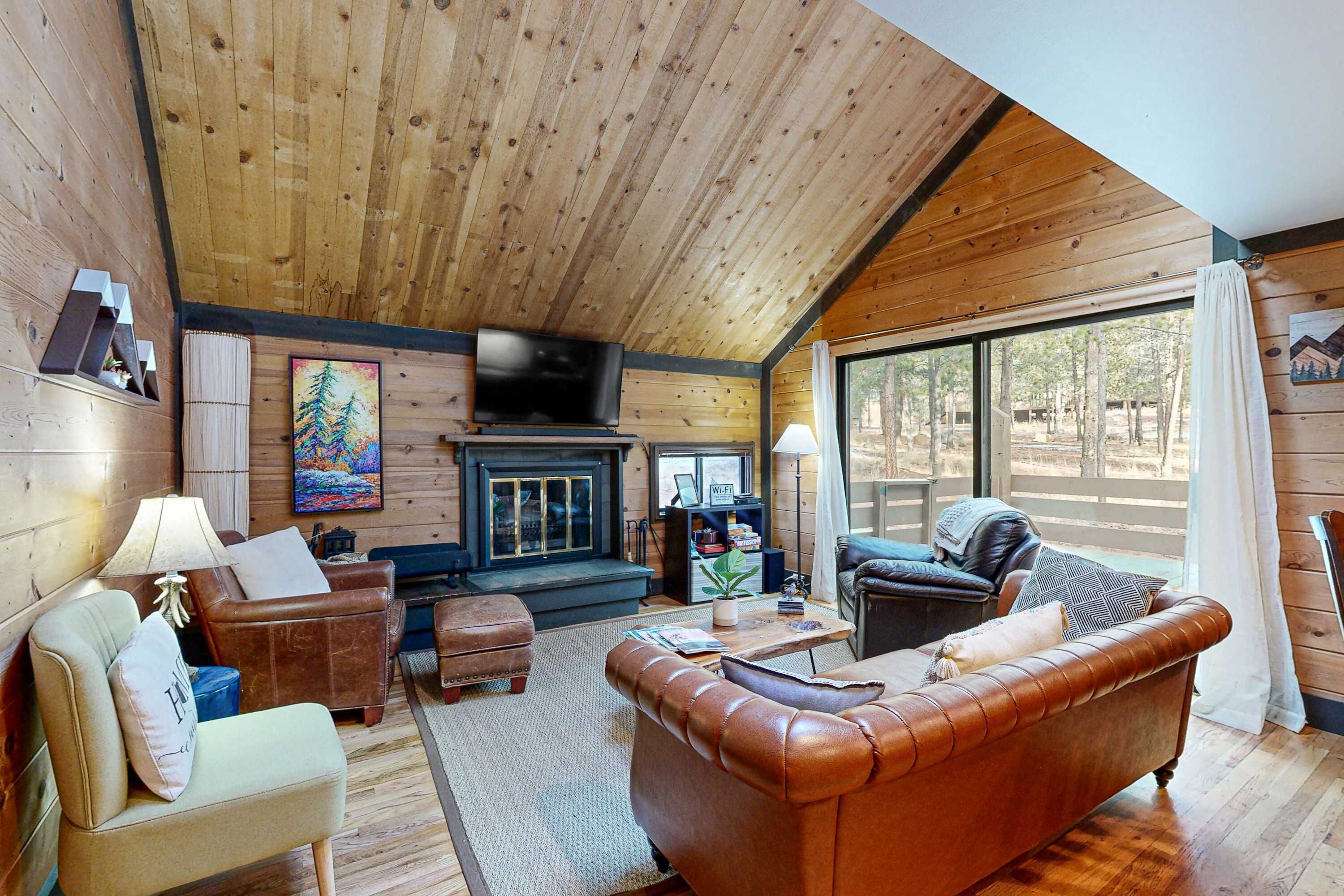 TV, fireplace, offices