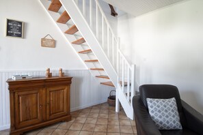 Interior - Holiday Home “Gîte Les Salicornes” with Private Terrace, Garden, and Wi-Fi (Lanchères)