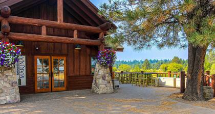 Updated home golf course view, pool, & tennis - wood fireplace, grill, and deck