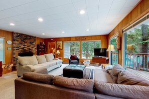 TV, fireplace, offices