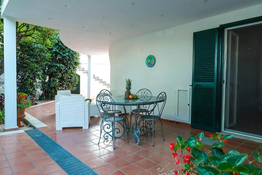 Superior-Apartment, Blick auf den Innenhof | Speisen im Freien