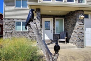 Exterior detail - Oceanfront Home with Bay Views, Free WiFi, Gas Grill & Gas Fireplace (Waldport)