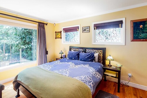 Classic, Dog-Friendly Home w/ Free WiFi, a Washer/Dryer, & Enclosed Backyard