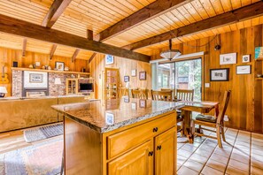 Interior - Spacious Mt Hood lodge with shared pool, private backyard and private hot tub (Rhododendron)