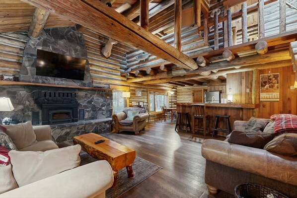 TV, fireplace, DVD player