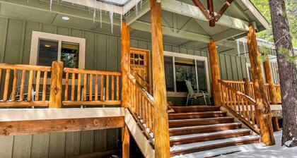 Dog-friendly home with central AC, fireplace, WiFi, washer&dryer