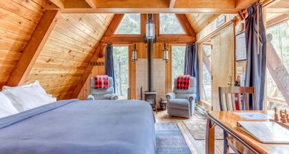 Intimate dog-friendly retreat with free WiFi, wood stove, & gas grill