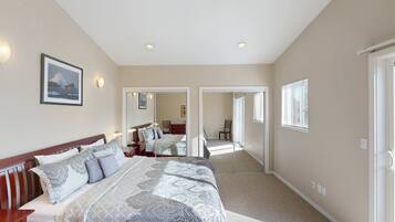 2 bedrooms, iron/ironing board, WiFi