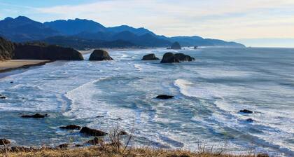 Dog-Friendly Beach Condo with Free WiFi - Close to Beach