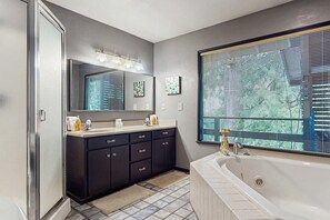 Shower, hair dryer, towels - Creekside cabin with water view, deck, jetted tub & game room - near Mt Hood (Rhododendron)
