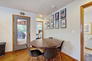 Dining - Spacious home with full kitchen, deck & grill - walk to beach & state park (Manzanita)