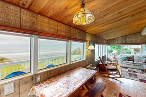 Fernseher, Kamin, DVD-Player, Arbeitsbereiche