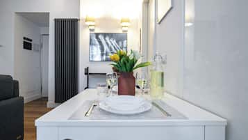 Apartment (1 Bedroom) | Interior