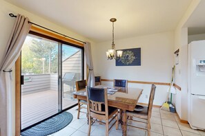 Dining - Serene Condo with Private Hot Tub, Fireplace & Shared Pool - By Golf Course (Sunriver)