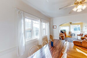 Interior - One block to the ocean & Nye Beach Sunny home with fireplace, foosball & WiFi (Newport)