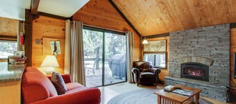 Sleek home with private hot tub & SHARC access - dog-friendly