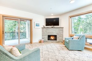 TV, fireplace, offices