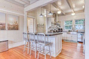 Fridge, microwave, oven, stovetop - Historic home one block to beach with sunroom, porch swing, & amazing locale (Seaside)