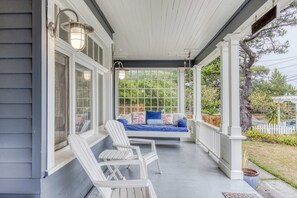 Terrace/patio - Historic home one block to beach with sunroom, porch swing, & amazing locale (Seaside)