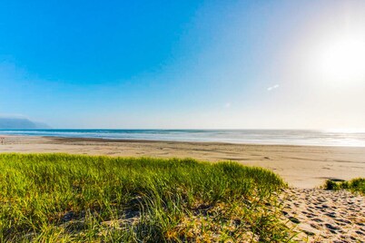 Oceanfront condo - walk to beach & Gearhart Golf Links
