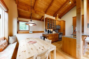 Dining - Tree-lined coastal home with wood fireplace, yard, W&D, & games - dog-friendly (Manzanita)