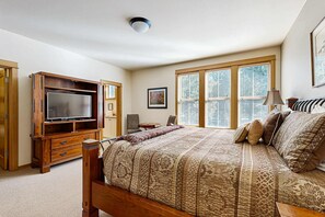 3 habitaciones, tabla de planchar con plancha, wifi y ropa de cama 