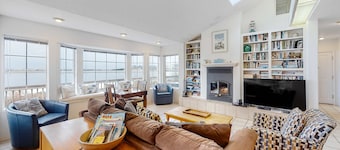 Waterefront Family Home with Beach Access - Dog-friendly